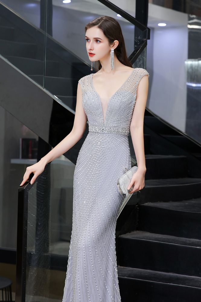 Stilvolles, tiefes, ärmelloses, mit Perlen verziertes, silbernes, schmales Meerjungfrau-Partykleid