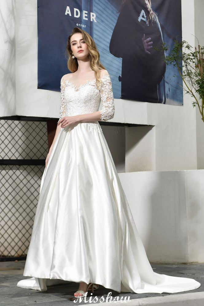 Stilvolles A-Linien-Brautkleid mit Spitzenapplikationen und halblangen Ärmeln, bodenlanges Satinkleid für die Braut