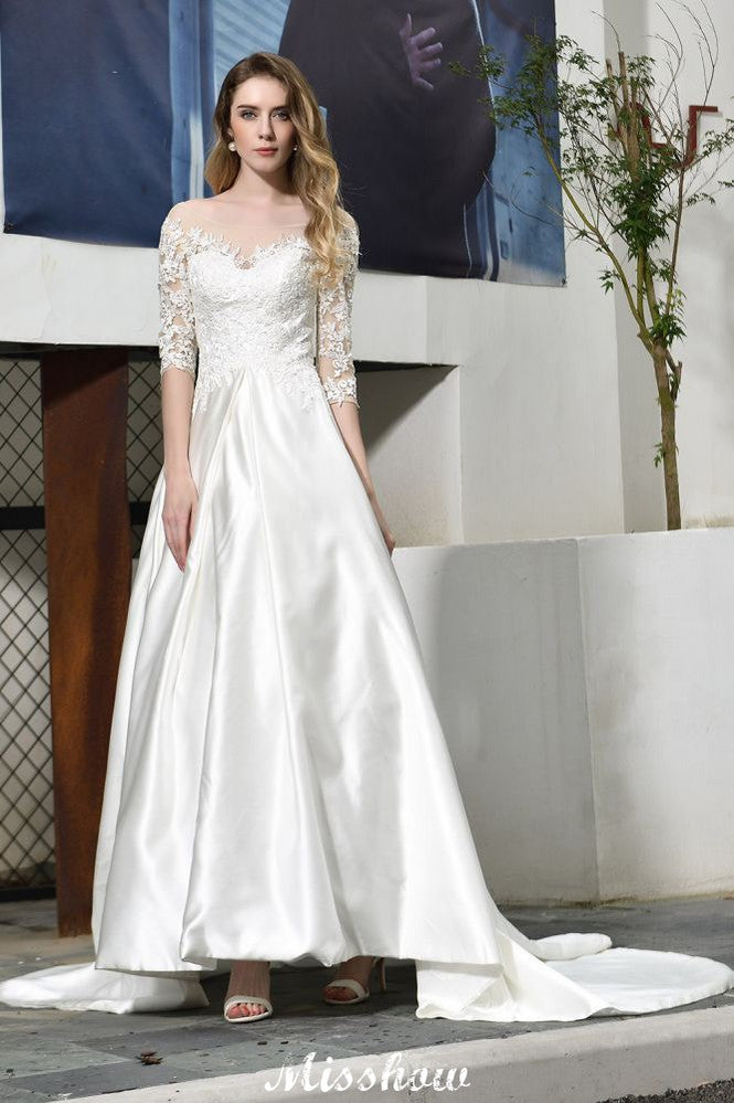 Stilvolles A-Linien-Brautkleid mit Spitzenapplikationen und halblangen Ärmeln, bodenlanges Satinkleid für die Braut