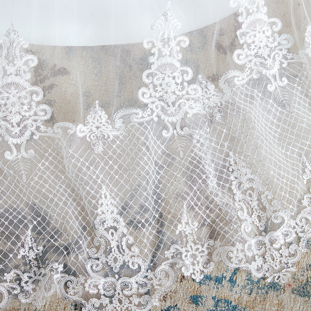 Stilvolles langes, trägerloses A-Linien-Brautkleid aus Tüll mit Applikationen