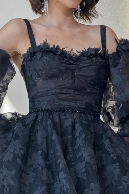 Stilvolle kurze schwarze Homecoming-Kleider aus Spitze mit Glitzer