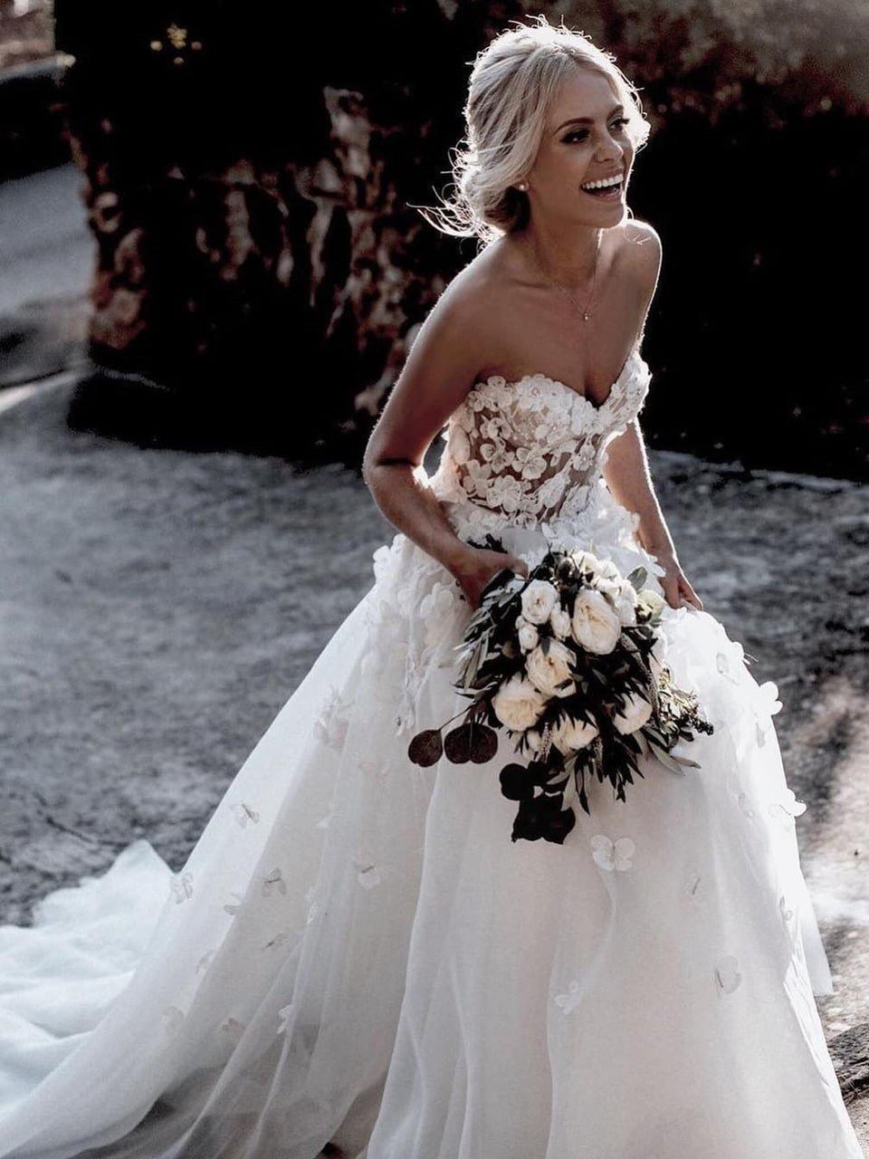 Sweetheart A-line Wedding Dresses Tulle Appliqued Gowns WD466