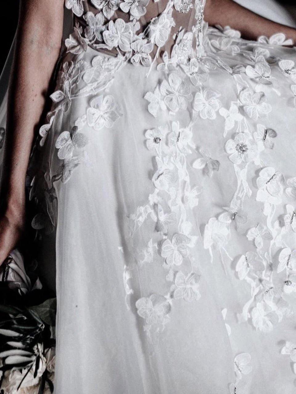 Sweetheart A-line Wedding Dresses Tulle Appliqued Gowns WD466