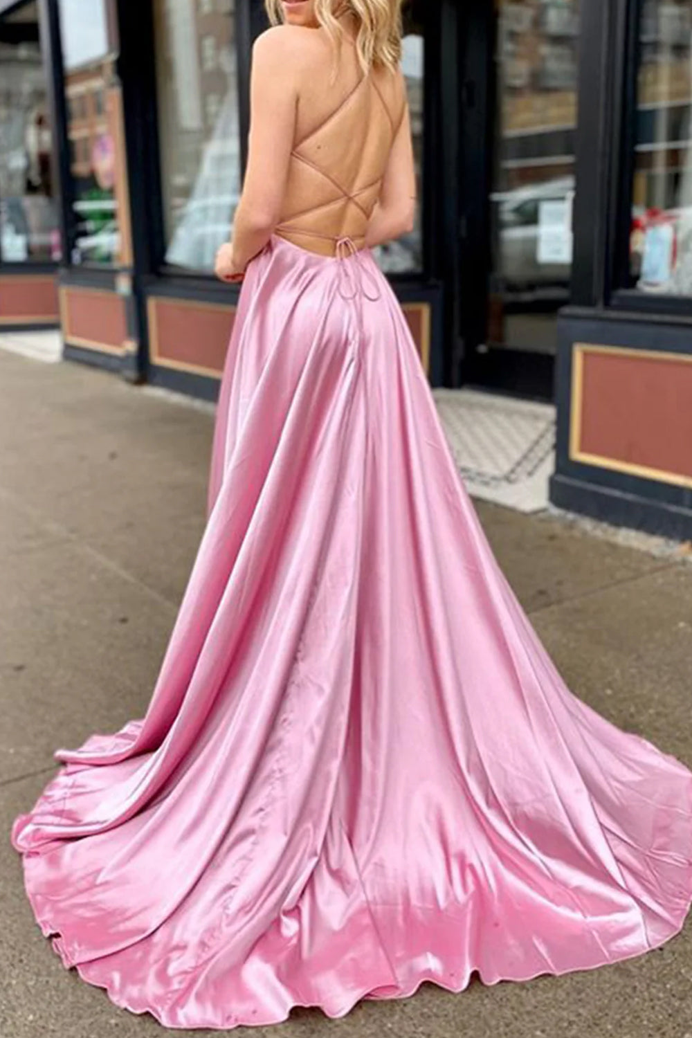 Valeria | Rosa Satin-Ballkleid mit V-Ausschnitt und rückenfreiem A-Linien-Ausschnitt und Taschen