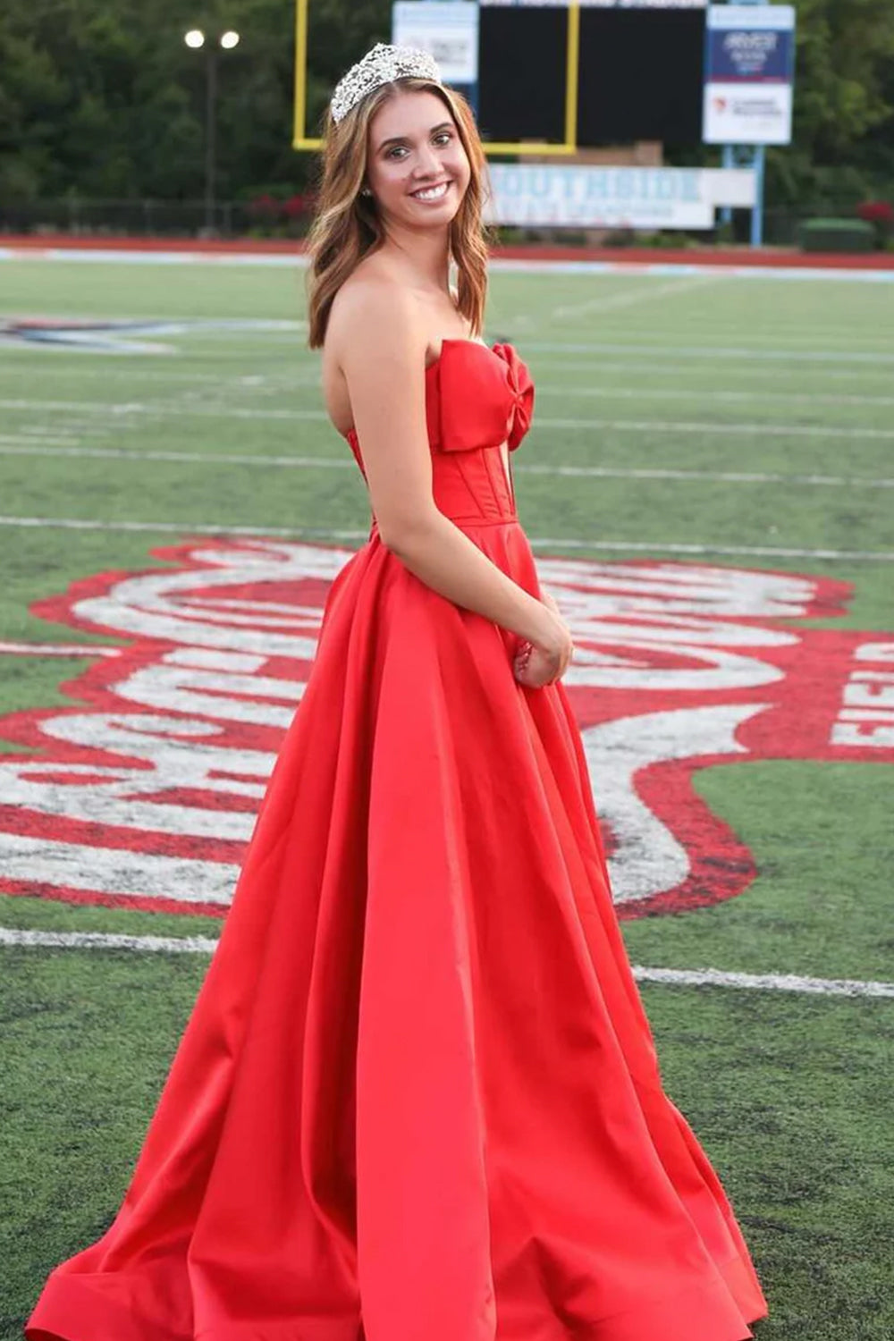 Xanthia | A-Linie, trägerlos, Schleife, Empire-Taille, ärmellos, langes Satin-Ballkleid mit Schlitz