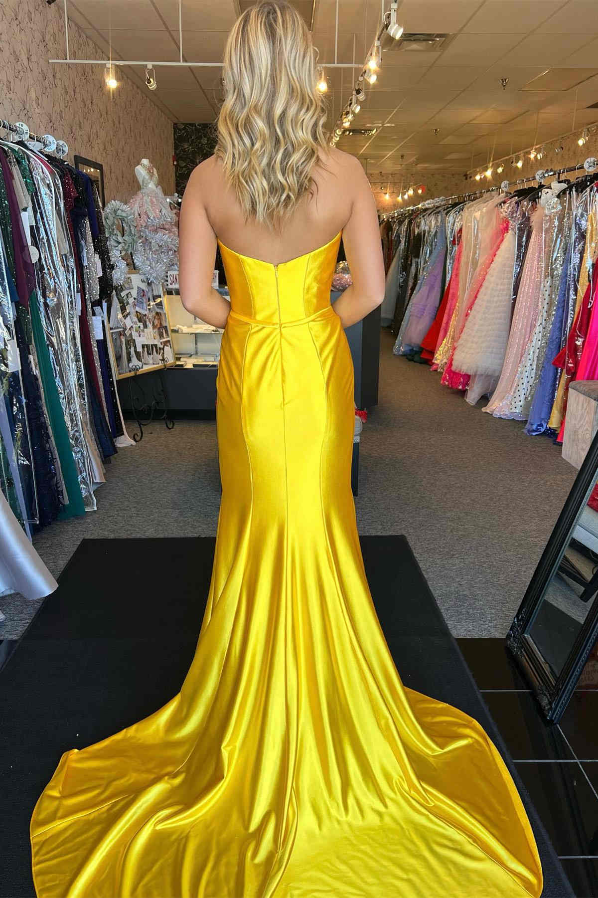 Penny | Rotes trägerloses Meerjungfrau-Ballkleid mit Schleife