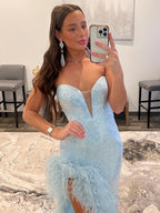 Nyra |Etuikleid mit trägerlosem Pailletten-Ballkleid und Schlitz
