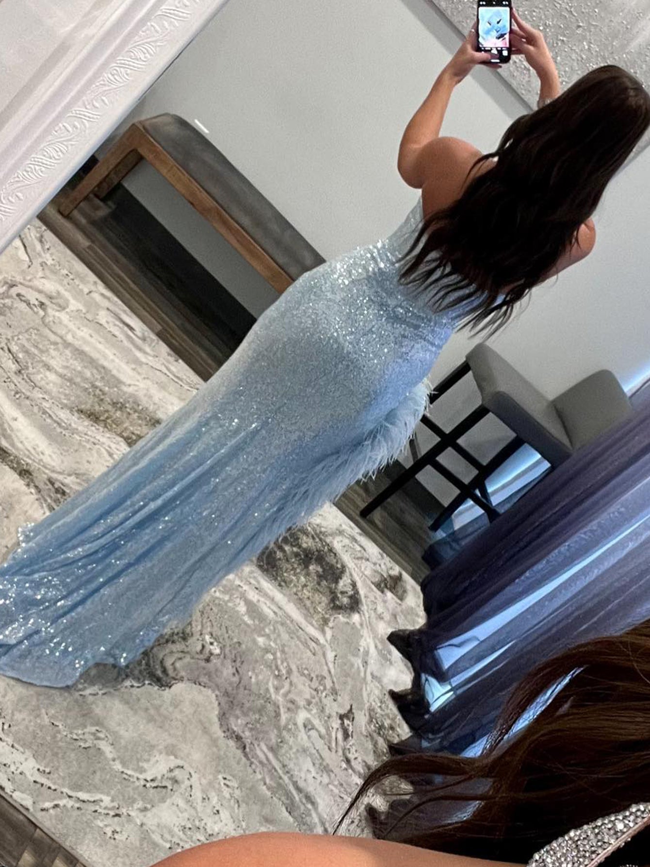 Nyra |Etuikleid mit trägerlosem Pailletten-Ballkleid und Schlitz