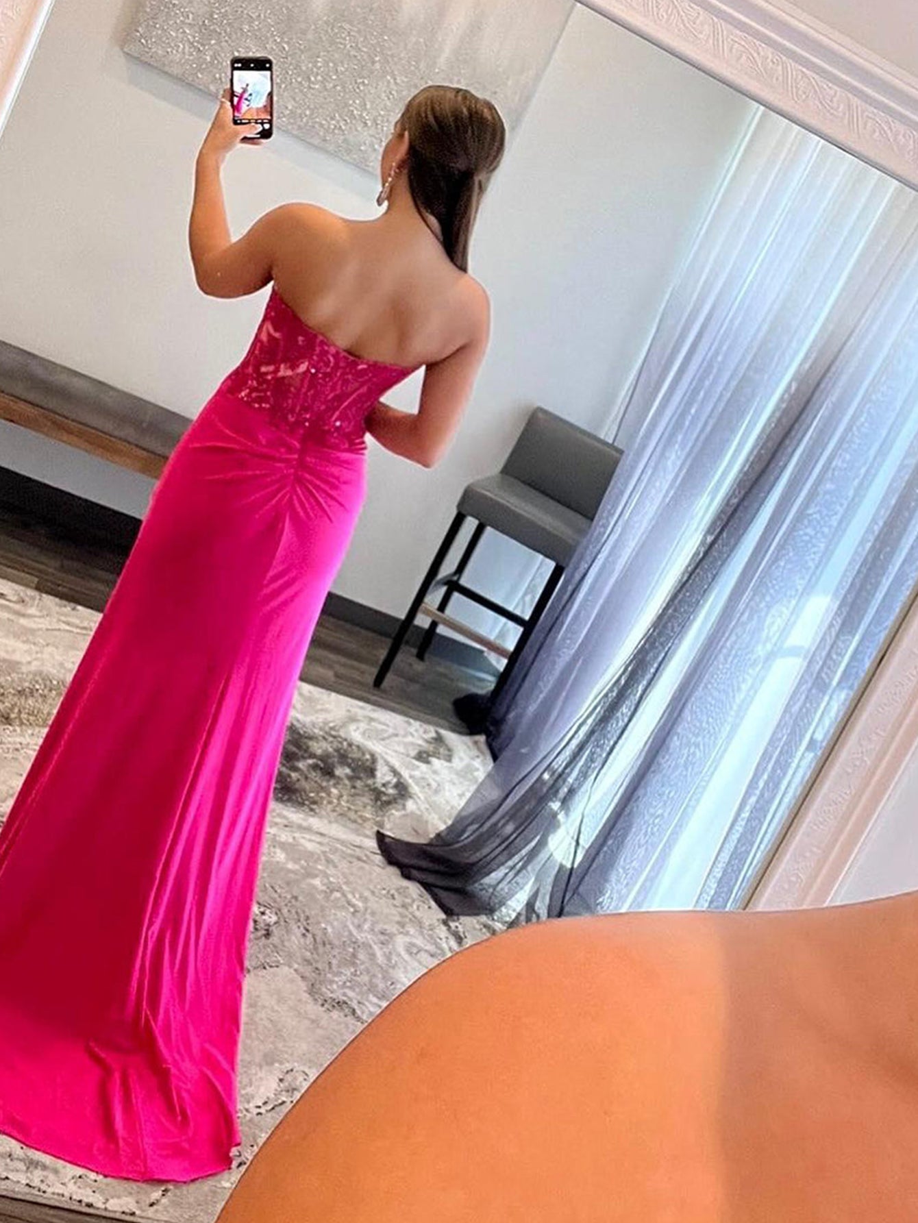 Ember | Vestido de fiesta largo con escote en forma de corazón, sin tirantes y abertura