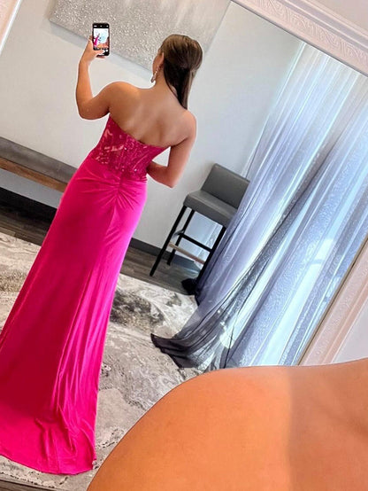 Ember | Vestido de fiesta largo con escote en forma de corazón, sin tirantes y abertura