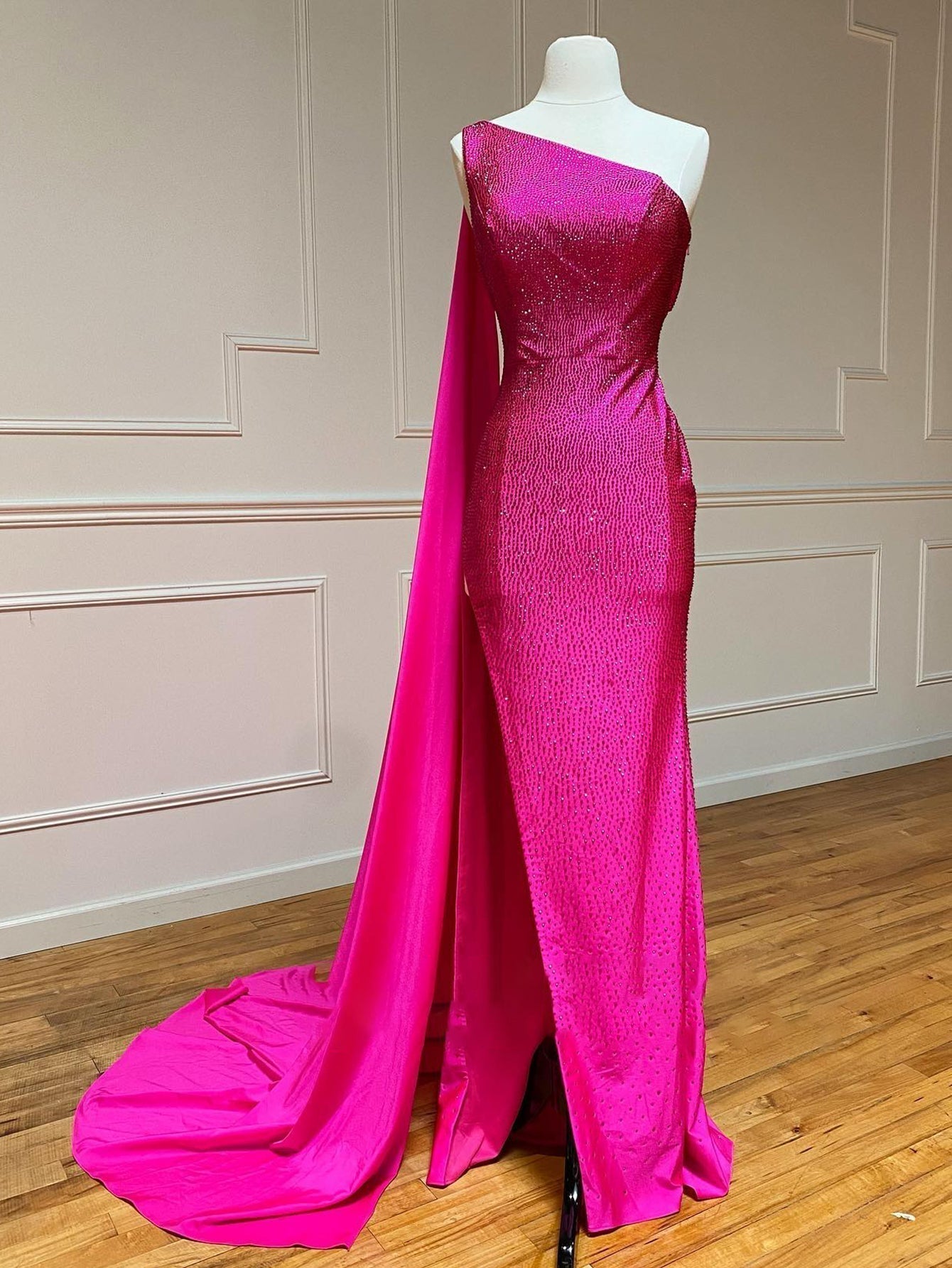 Langes Ballkleid im Meerjungfrau-Stil mit One-Shoulder-Träger und Glitzer in Rosa