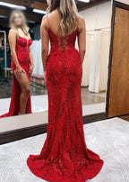 Kairi | Vestido de fiesta de sirena con tirantes finos, apliques y abertura
