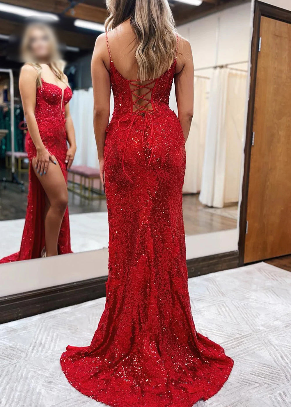 Kairi | Vestido de fiesta de sirena con tirantes finos, apliques y abertura