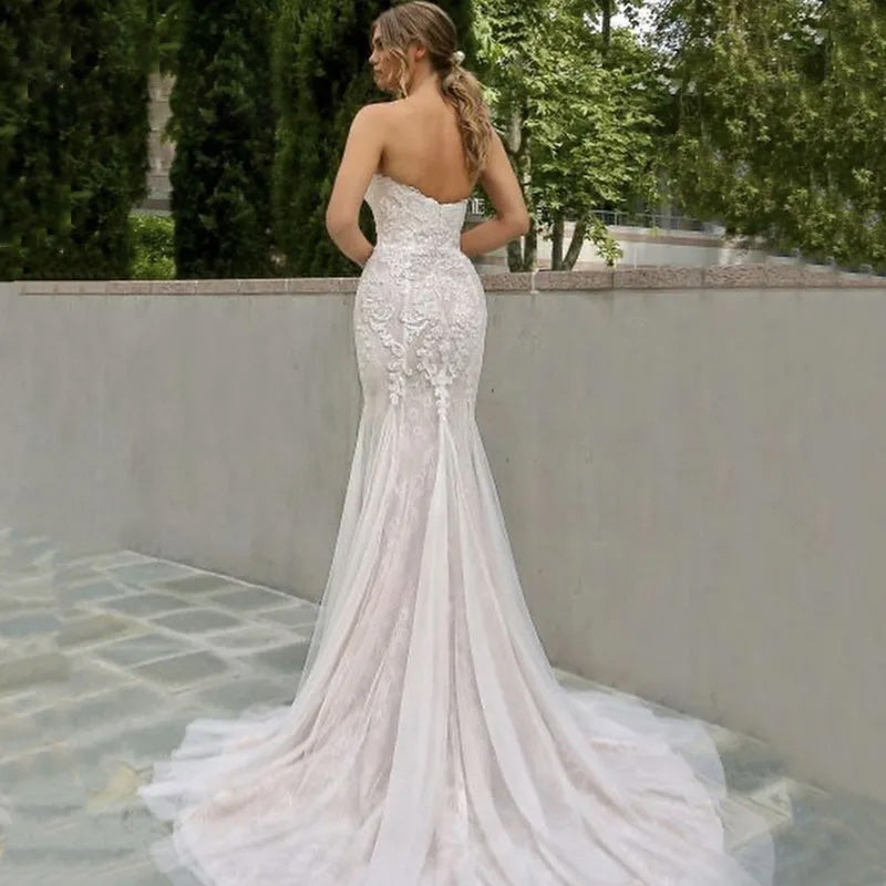 Elegante vestido de novia de sirena con encaje, escote corazón, sin mangas, espalda descubierta, largo hasta el suelo, cola larga, hecho a medida 