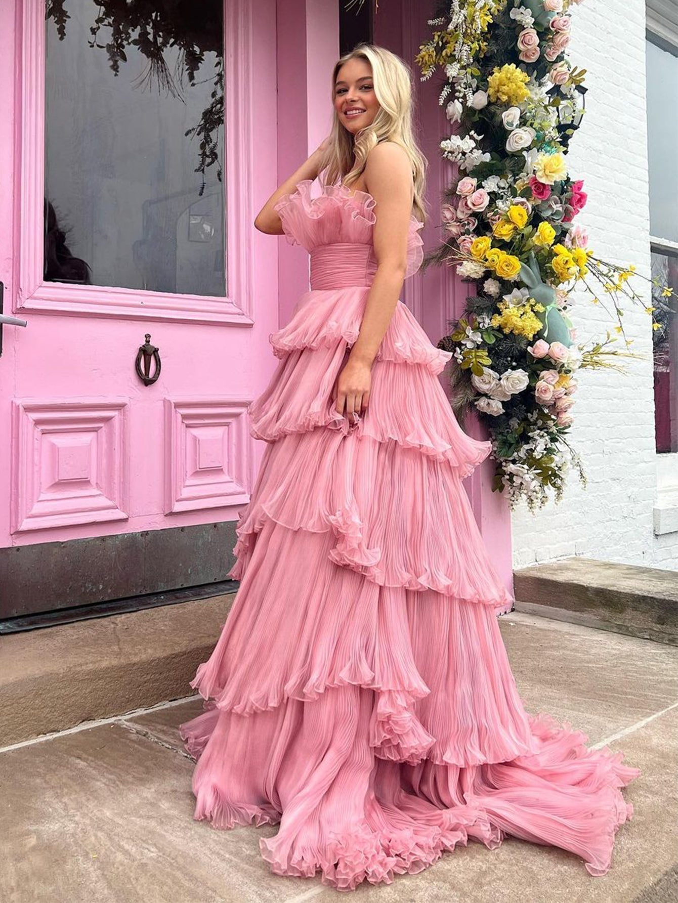 Vanessa | Trägerloses A-Linien-Ballkleid aus gestuftem Tüll mit Knittermuster