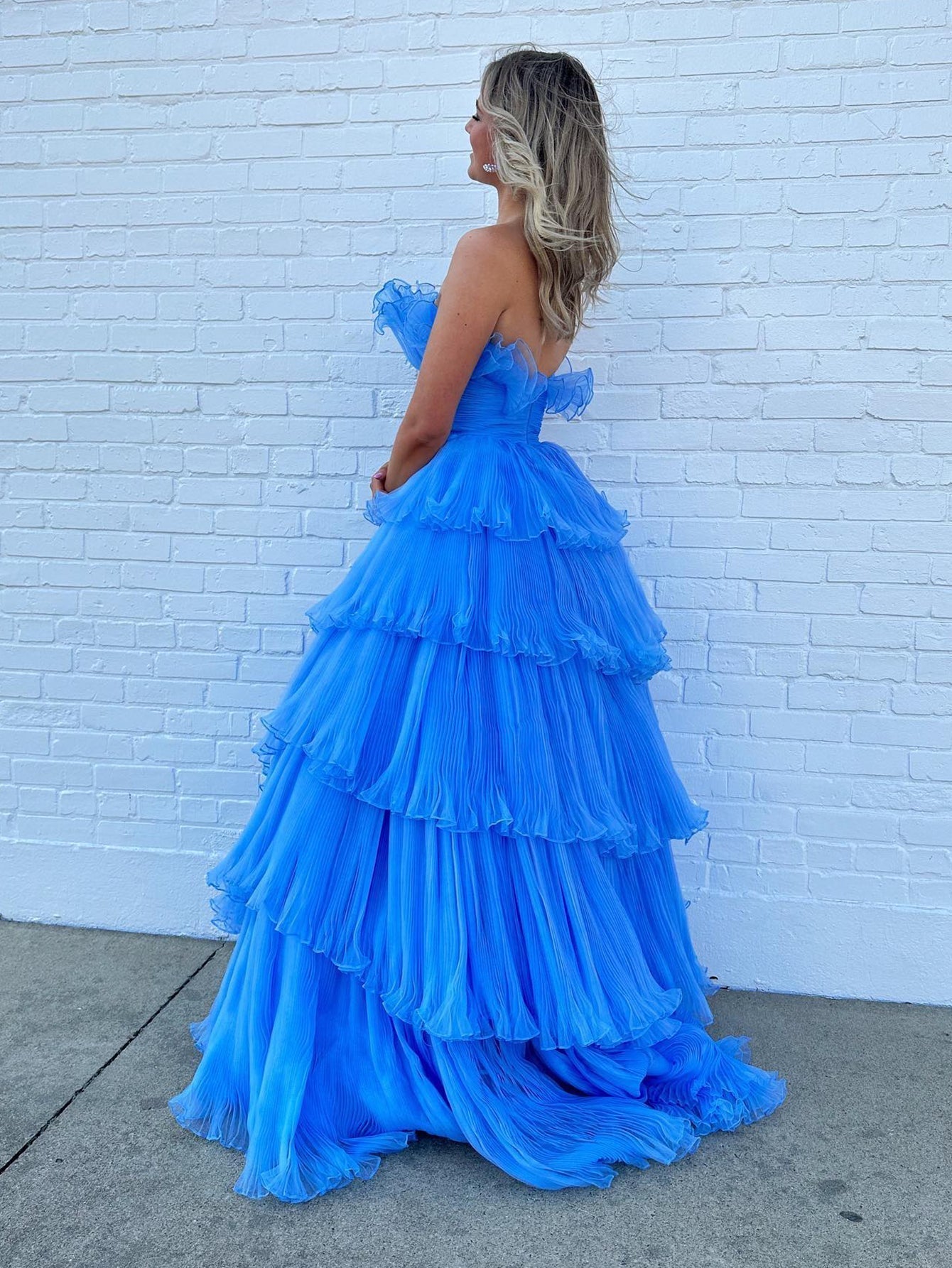 Vanessa | Trägerloses A-Linien-Ballkleid aus gestuftem Tüll mit Knittermuster
