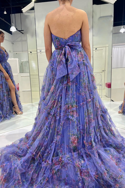 Izabella | A-Linien-Ballkleid aus Tüll mit Herzausschnitt und Blumenmuster und Schlitz