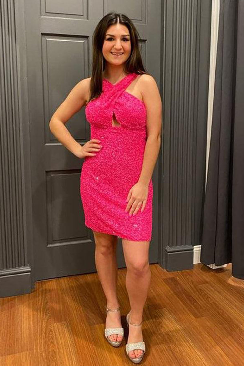 Melany | Vestido de fiesta ajustado con lentejuelas, espalda descubierta, color turquesa brillante