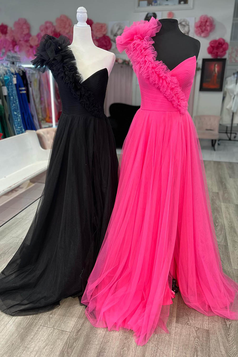 Delaney | A-Linien-Ballkleid aus Tüll mit einer Schulter und Rüschen