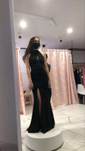 Schwarzes Neckholder-Ausschnitt, langes Ballkleid, elegantes Abendkleid, seitlicher Schlitz, Y416
