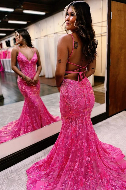 Ärmelloses, langes Meerjungfrauen-Ballkleid mit rosa Pailletten und rückenfreien Spaghettiträgern 