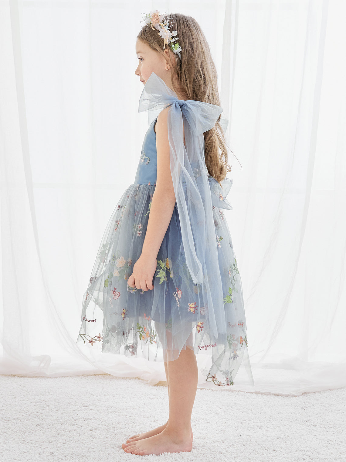 A-Linien-Kleid für Blumenmädchen mit ärmellosem Tüll und Blumenstickerei 
