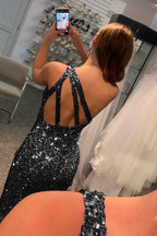 Aurelia | Langes Ballkleid mit glitzernden schwarzen Pailletten und Schlitz