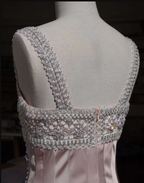 Vestido de fiesta de satén color nude de lujo con cuentas de diamantes hechas a mano Y4542