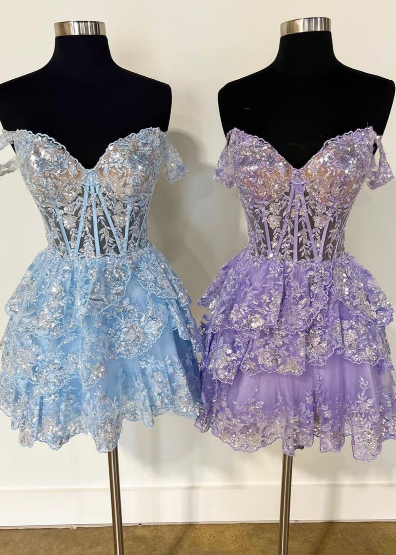 Everly | Vestido corto de fiesta con escote en forma de A y capas