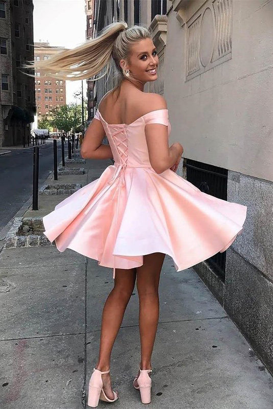Vestidos de fiesta cortos y sencillos, de satén, corte A y hombros descubiertos, para el regreso a casa. 