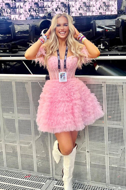 Olivia | Vestido de fiesta de corte A con hombros descubiertos y plumas