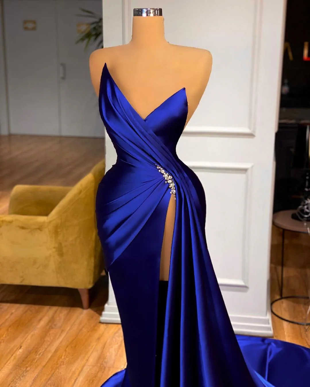 Elegantes vestidos de noche azul real modestos Y4193