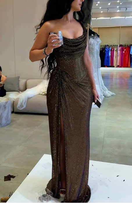 Vestido de noche largo negro de tul con lentejuelas y un solo hombro con abertura lateral Y8423