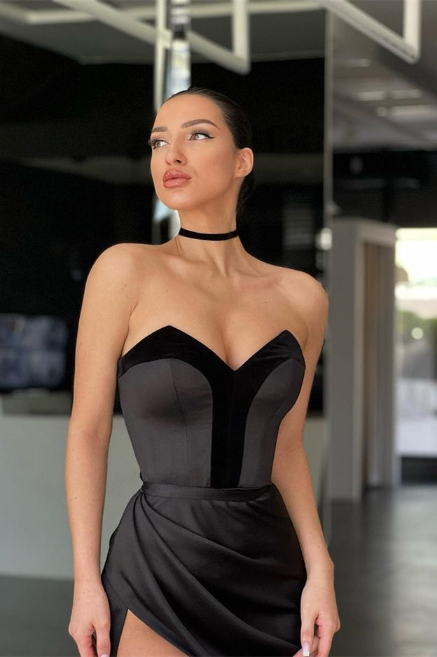 Atemberaubendes langes schwarzes Meerjungfrau-Ballkleid mit Herzausschnitt und Schlitz