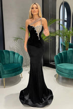Langes schwarzes Meerjungfrau-Ballkleid mit einer Schulter und Strasssteinen