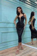 Vestido de fiesta de sirena con escote corazón y hombros descubiertos con lentejuelas negras