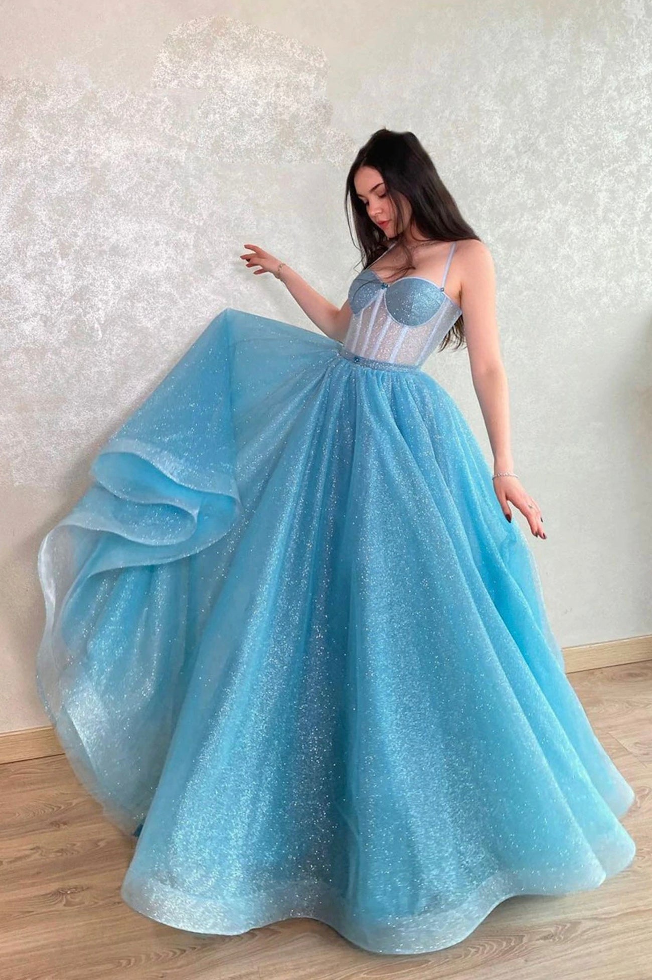 Mavis | Langes A-Linien-Ballkleid aus blauem Tüll, blaues Abendkleid mit Schnürung und Korsett