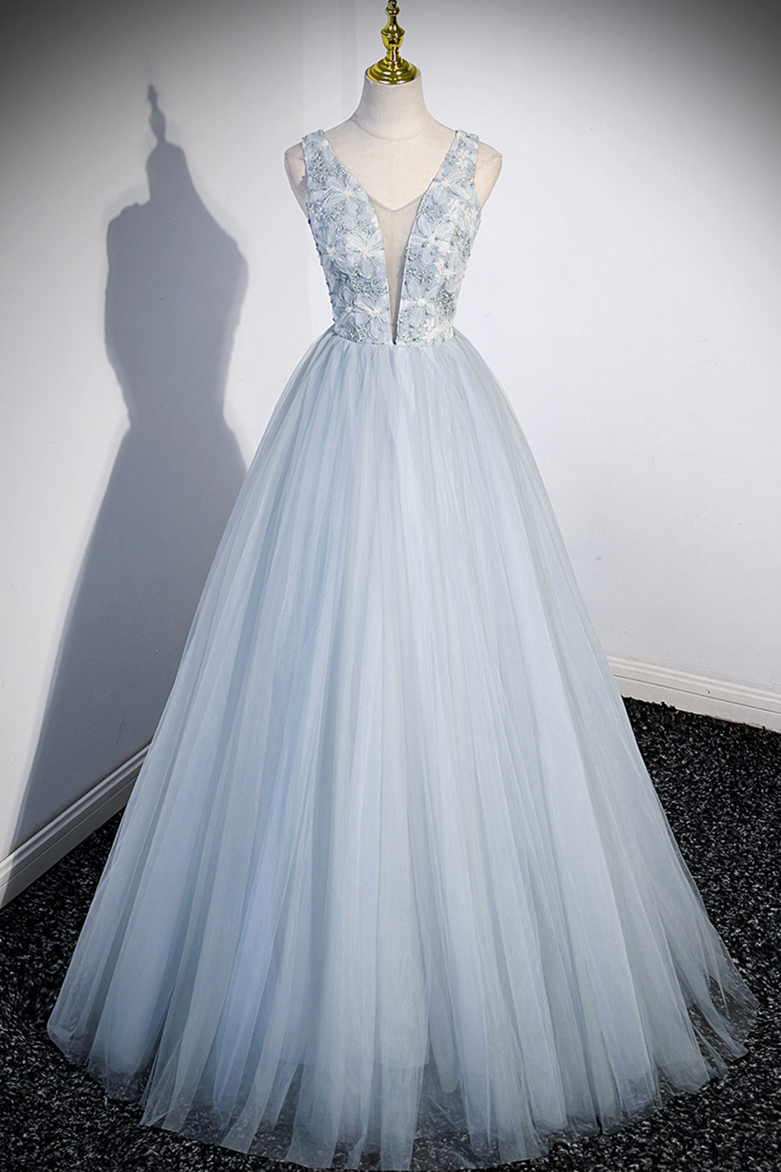 Angélica | Precioso vestido de fiesta largo de tul con escote en V, vestido de noche gris.