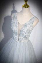 Angélica | Precioso vestido de fiesta largo de tul con escote en V, vestido de noche gris.