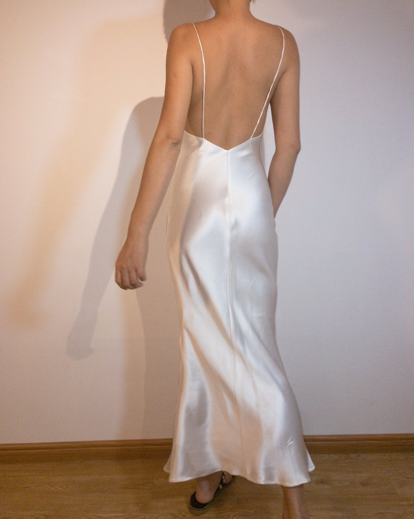 100% Mulberry Silk Simplicity V Neck Dress