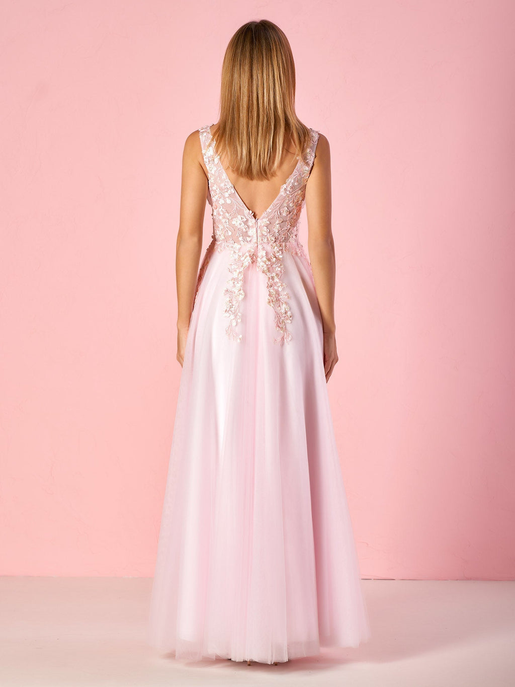 Elegante vestido de fiesta de tul con escote en V, corte A y largo hasta el suelo con apliques de encaje
