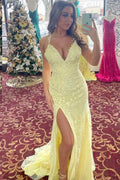 Kalista | Elegante vestido de fiesta largo amarillo claro con escote en V y apliques de encaje