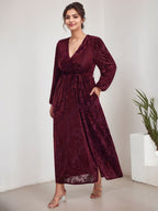 A-Linie V-Ausschnitt Lange Ärmel Samt Wadenlanges Kleid für die Brautmutter mit Schlitz 