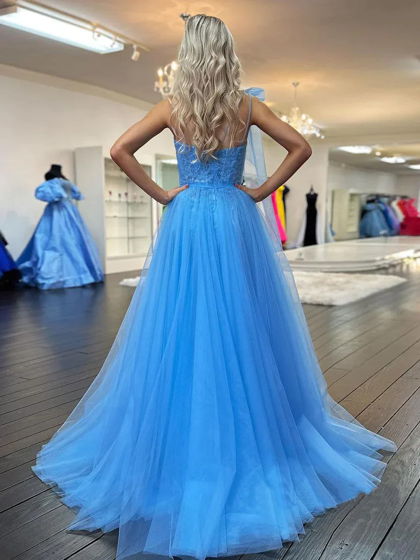 Ximena | Precioso vestido de fiesta de tul azul con apliques, corte en A y un solo hombro