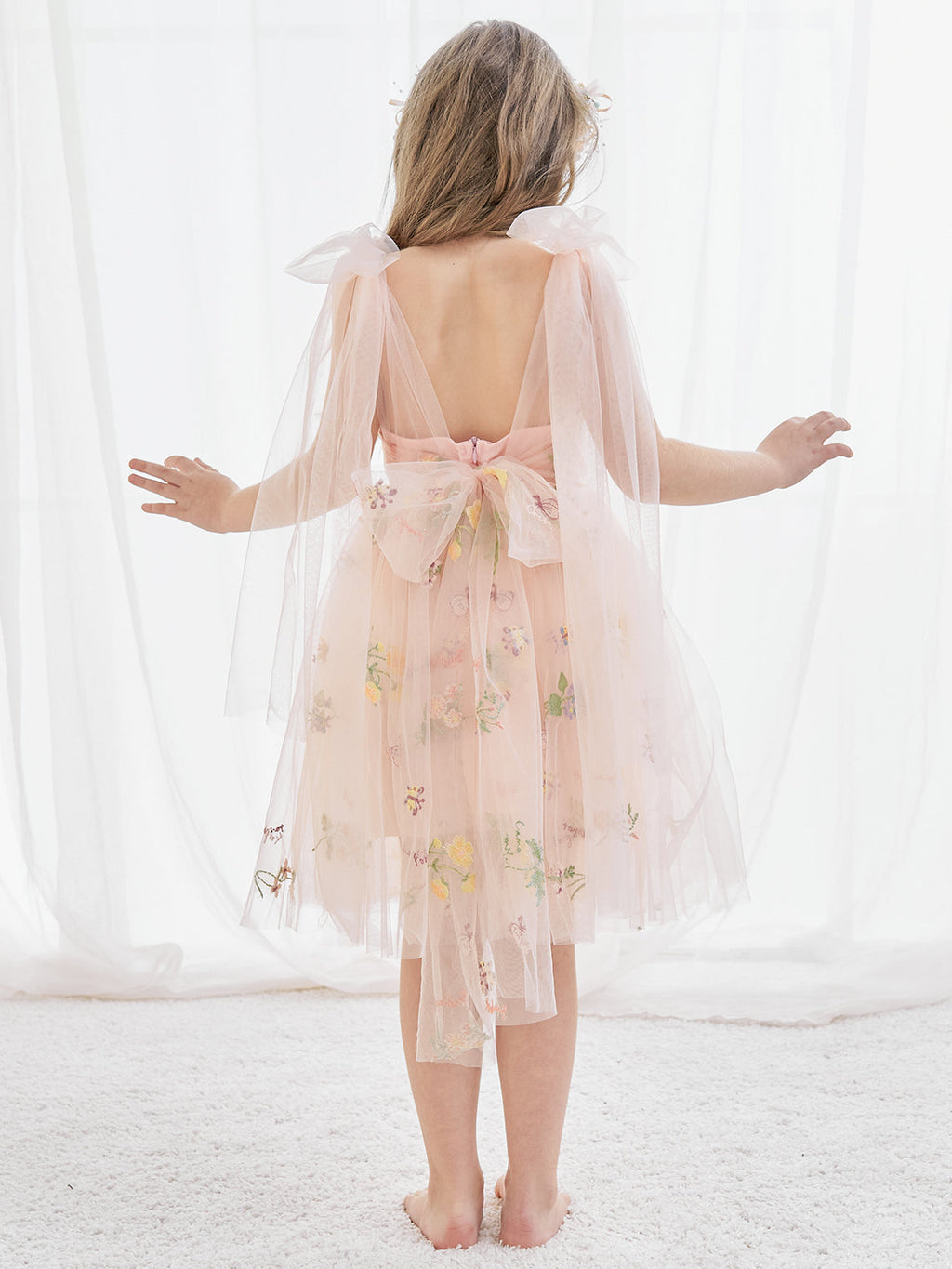 A-Linien-Kleid für Blumenmädchen mit ärmellosem Tüll und Blumenstickerei 