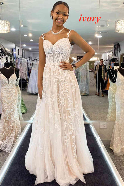 Mariana | A-Linien-Ballkleid aus Spitzentüll mit Herzausschnitt und Schlitz