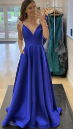 Vestido de noche de satén azul rey con escote en V y corte A, vestido de graduación Y433