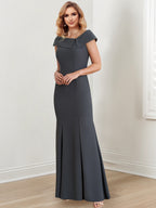 Vestidos para madre de la novia con escote joya, corte tubo/columna y largo hasta el suelo