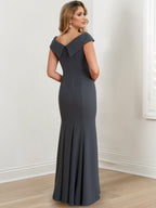 Vestidos para madre de la novia con escote joya, corte tubo/columna y largo hasta el suelo