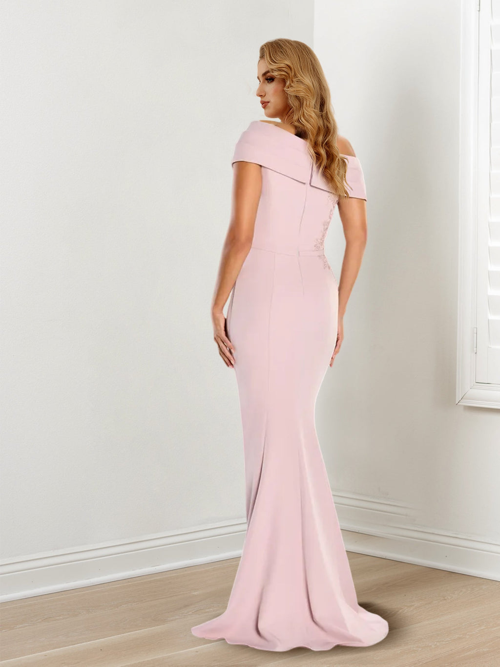 Vestidos de madre de la novia de manga larga con un hombro al descubierto y corte trompeta/sirena con encaje